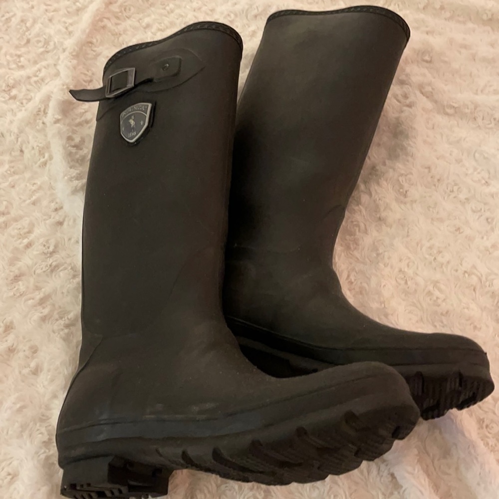 Rain boots